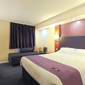 Premier Inn London Victoria: 3 star Hotel with a Minimum Price 164 ...