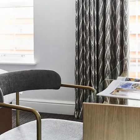 The Lodge Hotel - Putney-2